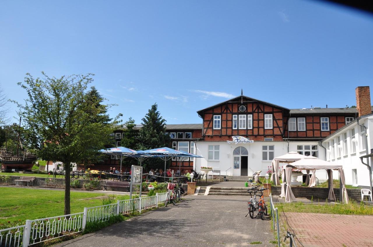 Pension Zum Alten Fährhaus Rostock Exterior foto